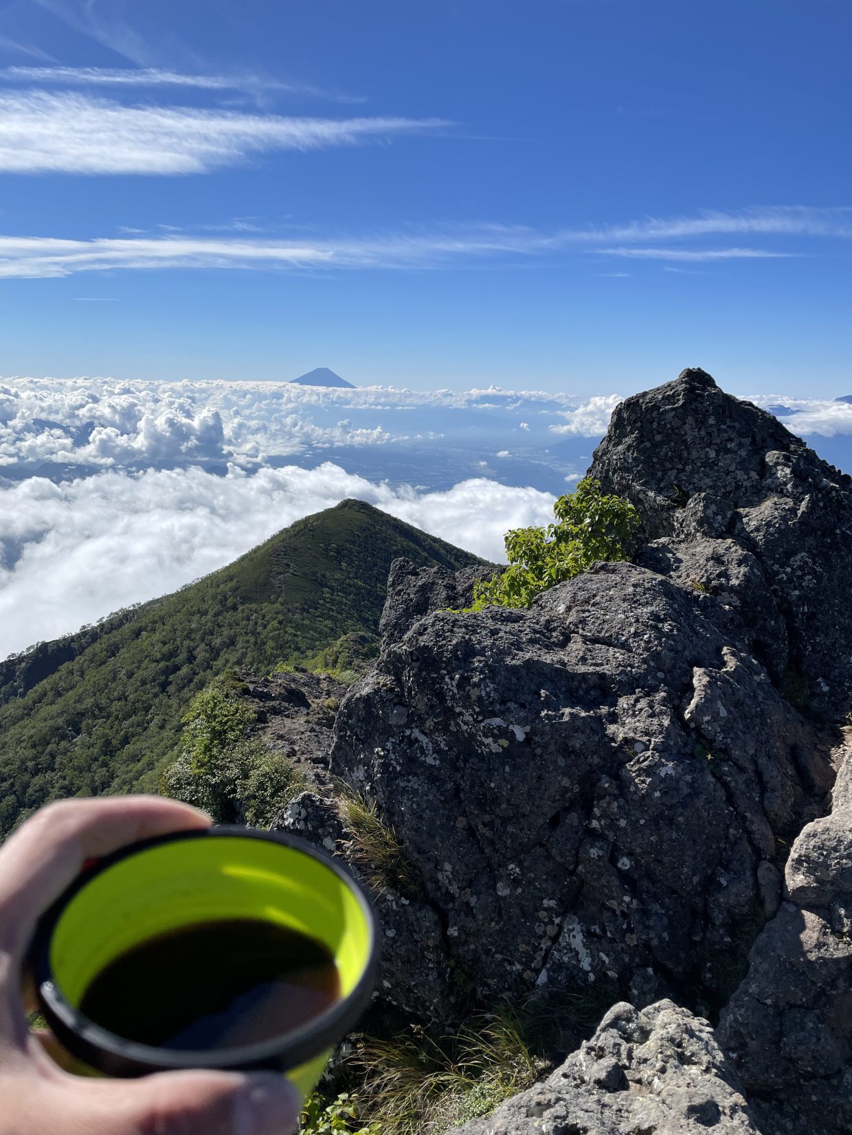 山頂での一杯A drink at the top of the mountain